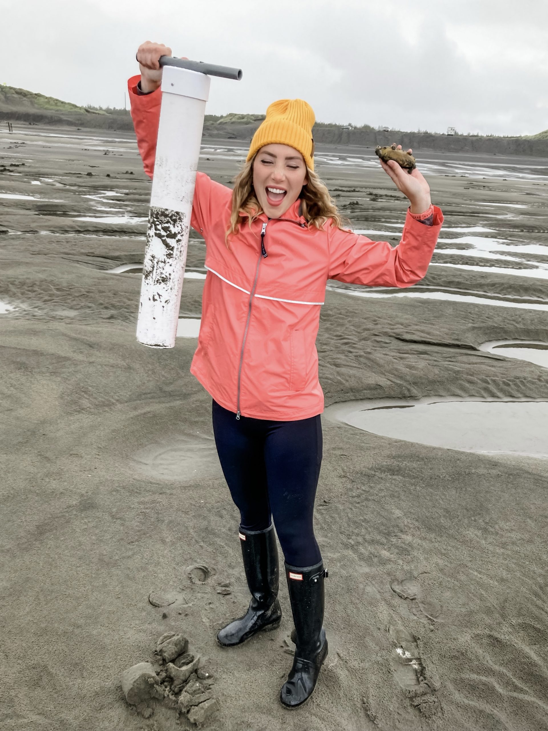 Digging Razor Clams On The Oregon Coast: Your Ultimate Guide (in 2024)